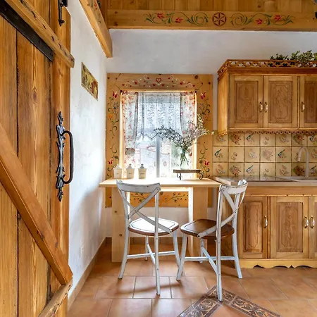 Osada Na Zaciszu - Niebieska Villa Radocza